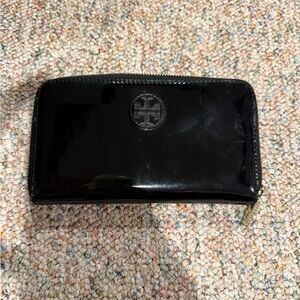 Tory Butch Black Patent Leather Wallet